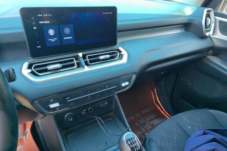 Used Great Wall King Kong Poer 2022 2.0T Manual Diesel 4x4 Elite Long-Box Version GW4D20M Audio And AC Panel