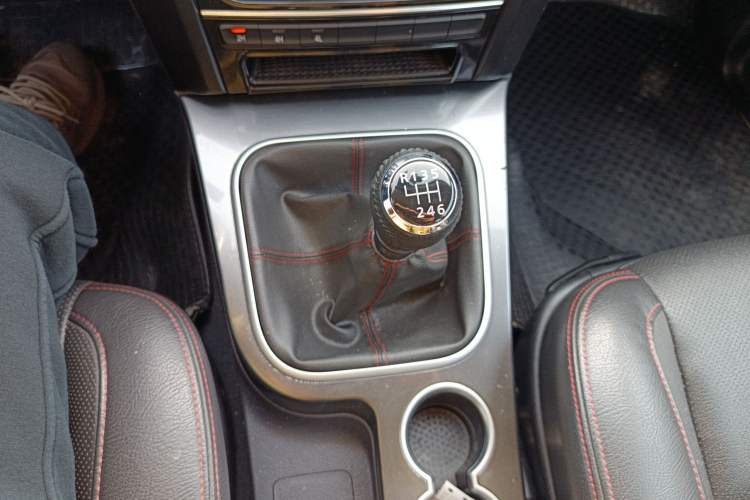 Used Haval H5 Classic 2013 Zhizun Edition 2.0T Manual 4x4 Elite Model