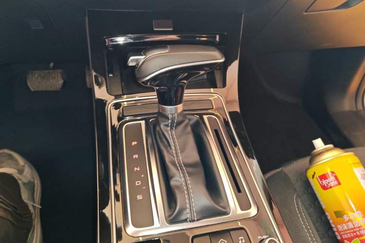 Used FAW Junpai D80 2019 TD220 Automatic Tech Model Gear Lever