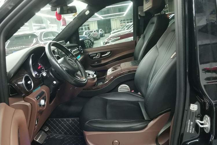 Used Mercedes-Benz V-Class 2018 V 260 L Prestige Extended Version China VI
