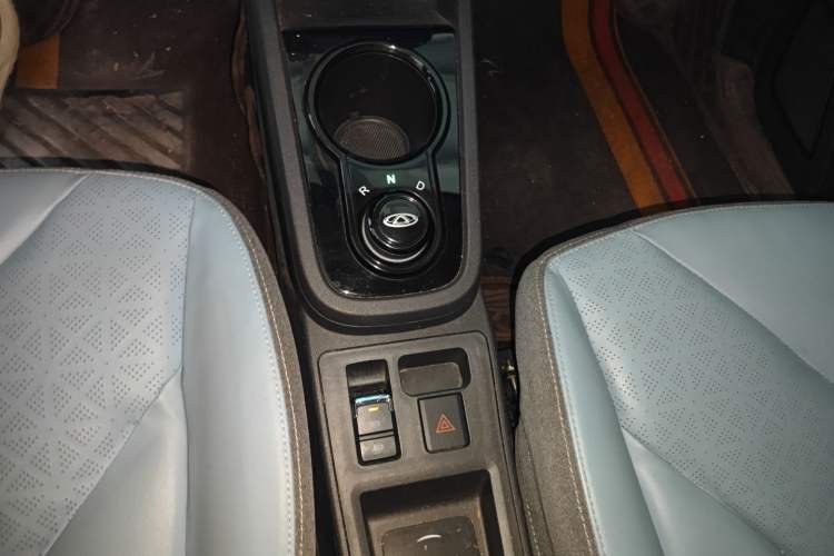 Used Chery Little Ant 2022 Revised Version Sweet Pink Edition Half-Sugar Version Lithium Iron Phosphate 30.7 kWh 30 kW 301 km