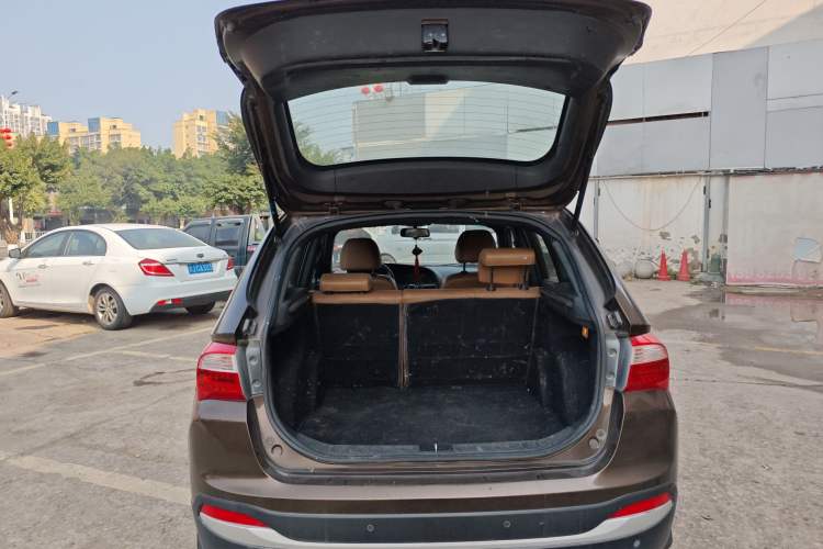 Used Brilliance V5 2016 1.5T Manual Two-Wheel Drive Smart Version