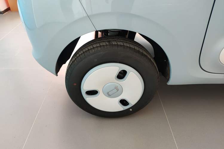 Used Bestune Pony 2026 222km Colorful Horse Right Rear Wheel Hub