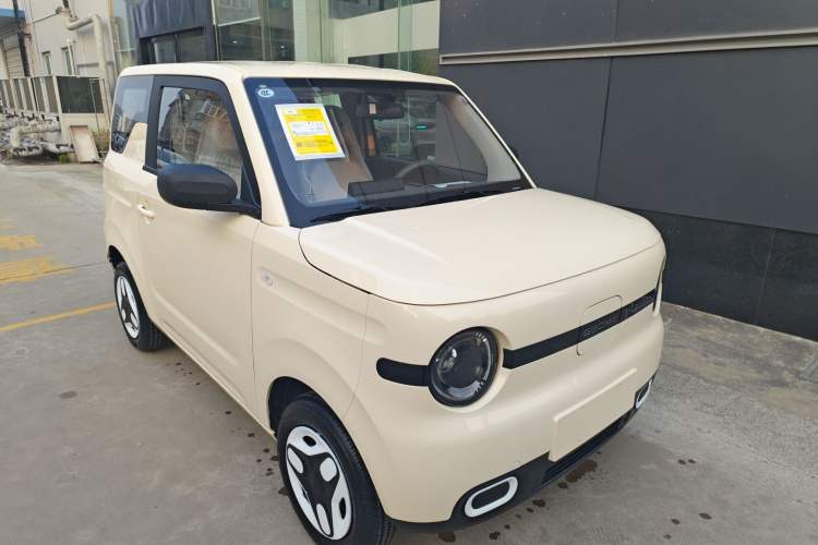 Used Geely Galaxy Panda 2025 210 km – Yuanqi Bear Front Right 45 Deg