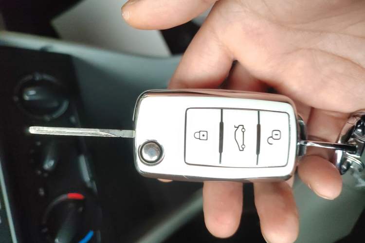 Used Skoda Rapid 2015 1.6L Manual Smart Selection Model
