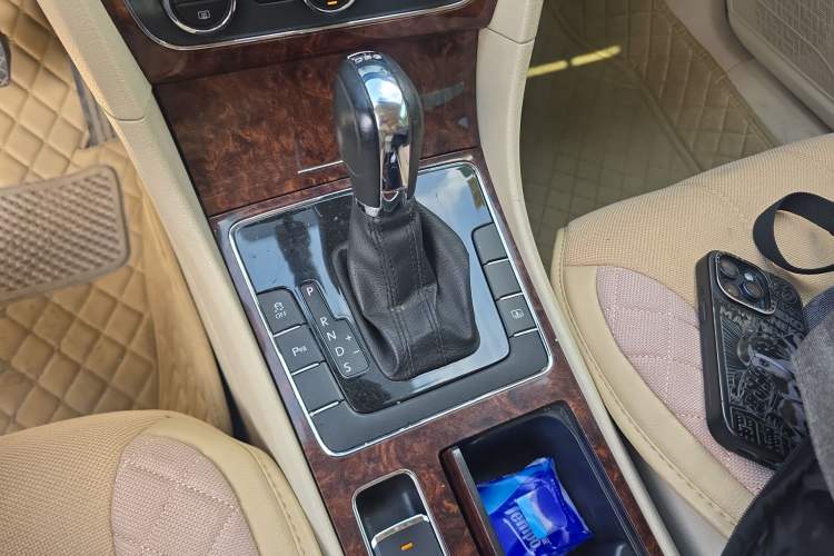 Used Volkswagen Passat 2011 1.8TSI DSG Prestige Edition Gear Lever