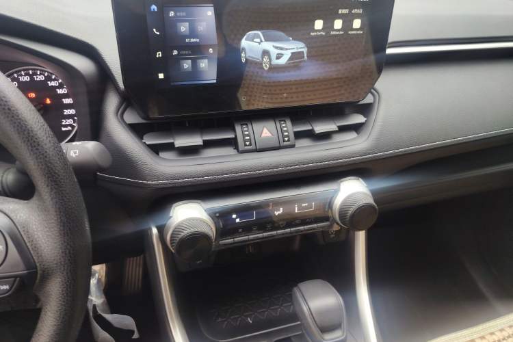 Used Toyota Wildlander 2024 2.0L CVT Two-Wheel Drive Leading Edition Audio And AC Panel