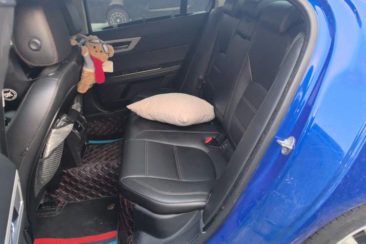 Used Jaguar XEL 2018 2.0T 200 PS Premium Edition Left Rear Seat