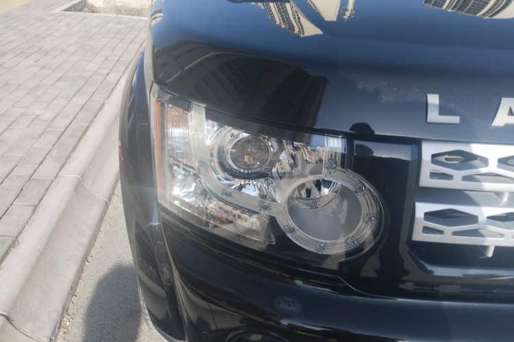 Used Land Rover Discovery 2012 5.0 V8 HSE Right Front Headlight