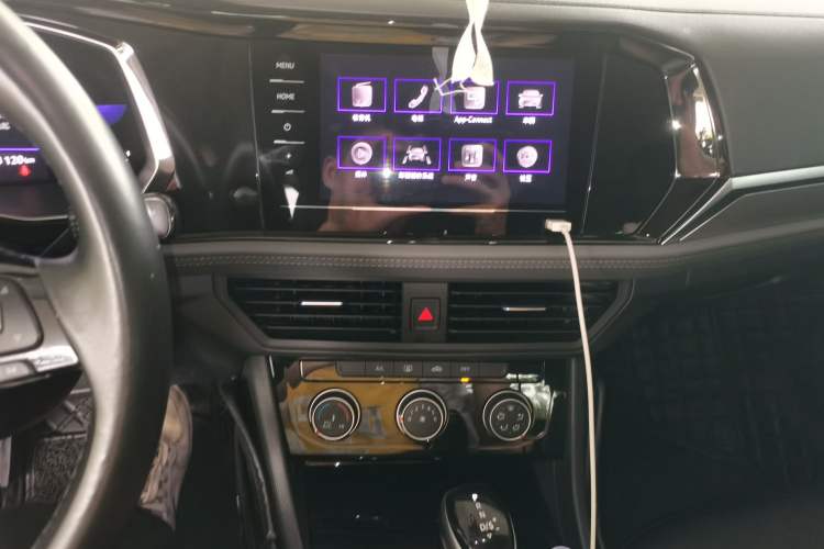 Used Volkswagen Sagitar 2021 280TSI DSG Excellence Edition Audio And AC Panel