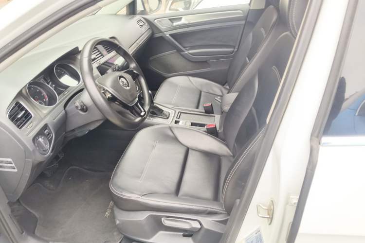 Used Volkswagen Golf 2016 180TSI Automatic Comfort Model Left Front Seat