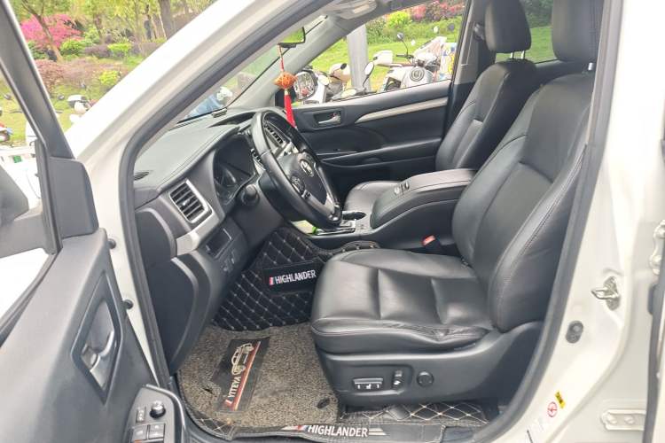 Used Toyota Highlander 2017 2.0T Four-Wheel Drive Luxury Edition 7 Seats Left Front Seat