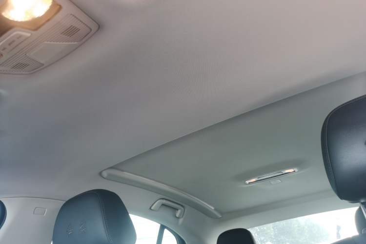 Used Hongqi E-QM5 2022 431 km Charge & Enjoy Edition Headliner