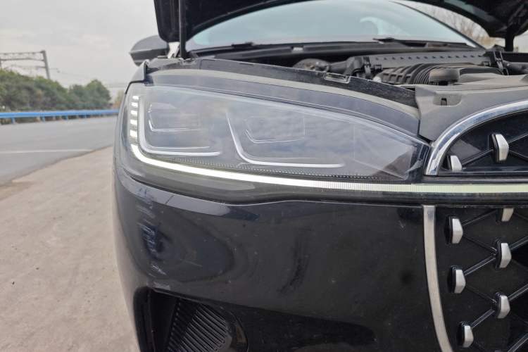 Used Lincoln Corsair 2024 2.0T Two-Wheel Drive Deluxe Edition Right Front Headlight