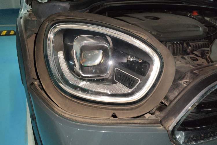 Used MINI Countryman 2022 1.5T COOPER ALL4 Connoisseur Right Front Headlight