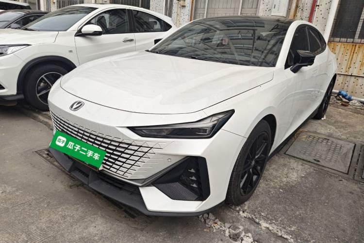 Used CHANGAN UNI-V 2023 1.5T Prestige Model