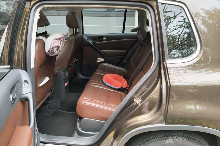 Used Volkswagen Tiguan 2013 1.8 TSI Automatic All-Wheel Drive Luxury Model Left Rear Seat