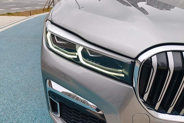 Used BMW 7 Series 2019 Restyled 740Li Leading Edition M Sport Package Right Front Headlight