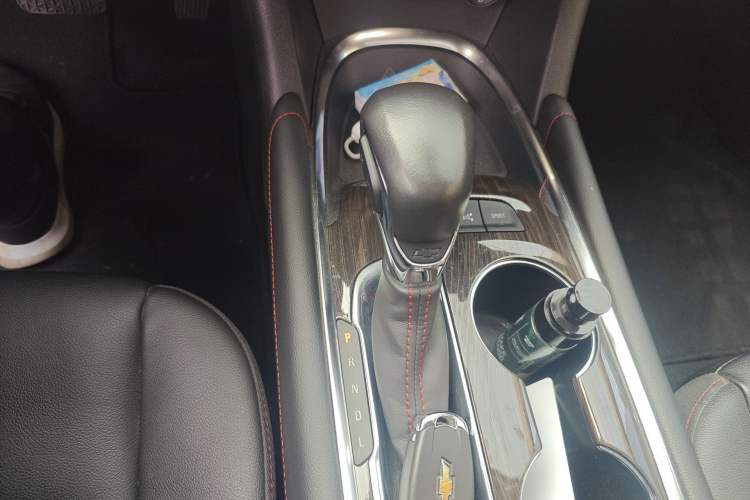 Used Chevrolet Malibu XL 2021 Redline 550T Automatic Smart Edition Gear Lever