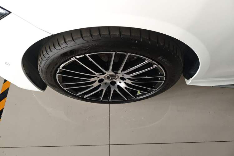 Used Mercedes-Benz C-Class 2023 Restyled C 260 L Sport Edition Left Front Wheel Hub