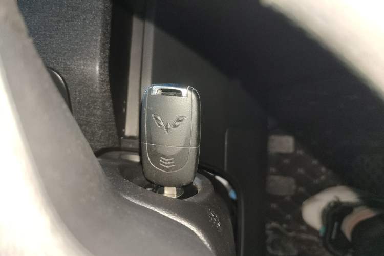 Used Wuling Hongguang PLUS 2020 1.5L Manual Standard Edition 5 Seats
