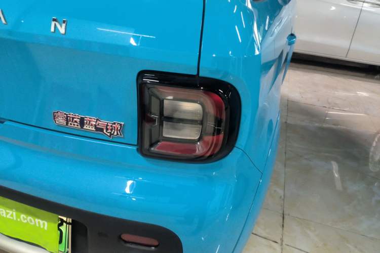 Used Livan Blue Balloon 2025 Model Dynamic Version Right Rear Taillight