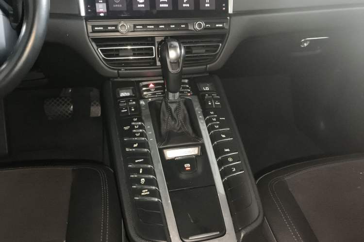 Used Porsche Macan 2018 Macan 2.0T
