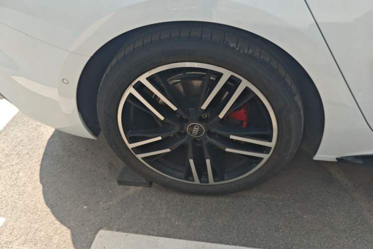 Used Audi A5L 2026 2.0T Sport quattro Right Rear Wheel Hub