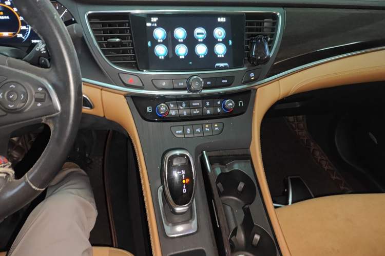 Used Buick LaCrosse 2018 28T Luxury Model
