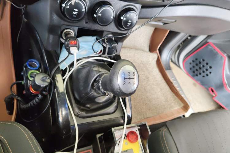 Used Land X8 2014 Explorer Edition 2.5T Diesel 4x4 Luxury Model Gear Lever