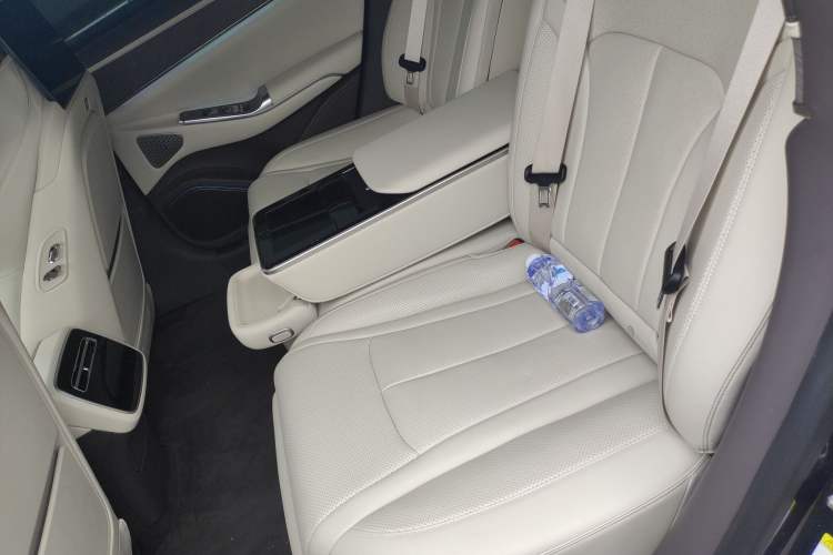 Used Denza Z9 2024 1100 km All-Wheel-Drive Ultra Version