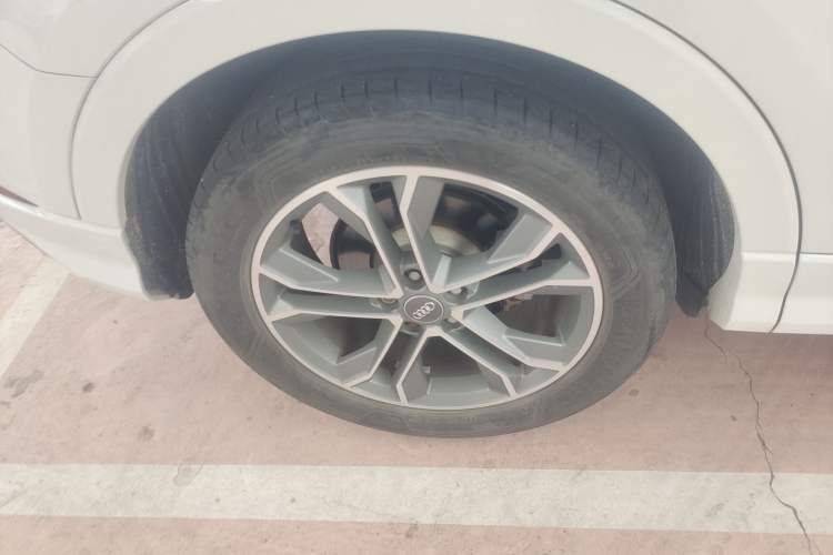 Used Audi Q3 2020 40 TFSI Fashion Dynamic Model
