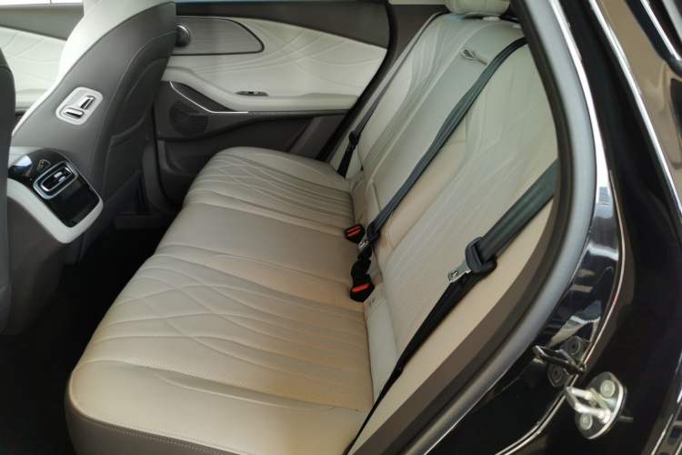 Used EXEED Stellar C-DM 2025 200 with Ultra-Long Range Pro All-Wheel Drive
