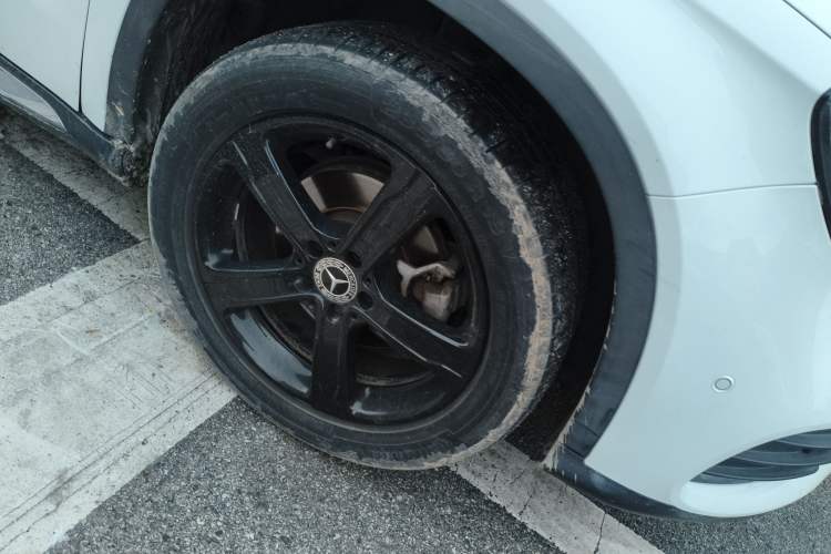 Used Mercedes-Benz GLA 2019 GLA 200 Fashion Model Right Front Wheel Hub