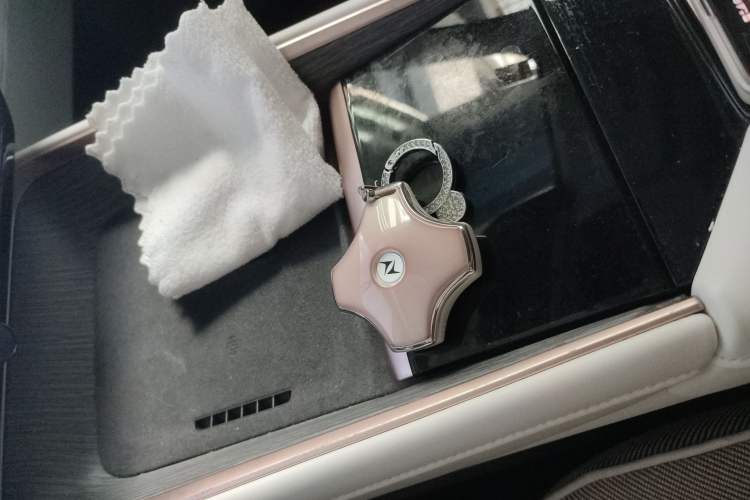 Used Dongfeng eπ eπ007 2024 530 Pro Version
