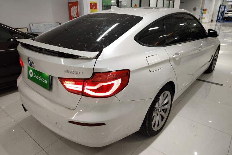 Used BMW 3 Series GT 2019 320i Sport Edition Rear Right 45 Deg