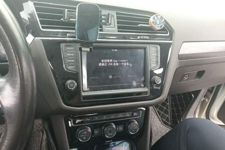 Used Volkswagen Tiguan L 2017 330TSI Automatic Two-Wheel Drive Luxury Edition