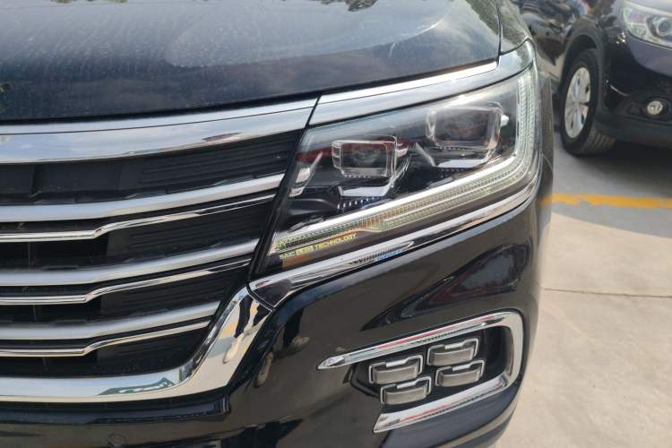 Used Roewe RX8 2018 30T Smart Connectivity Two-Wheel Drive Flagship Edition Left Front Headlight