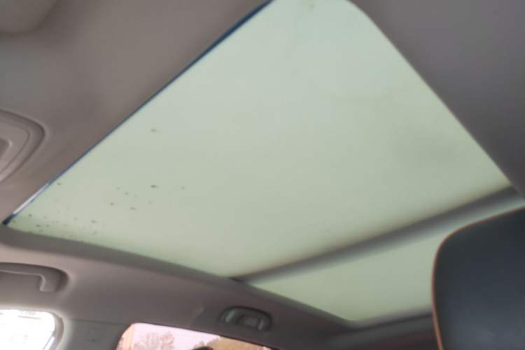 Used Roewe RX5 2016 20T Two-Wheel Drive Automatic Internet Smart Edition
