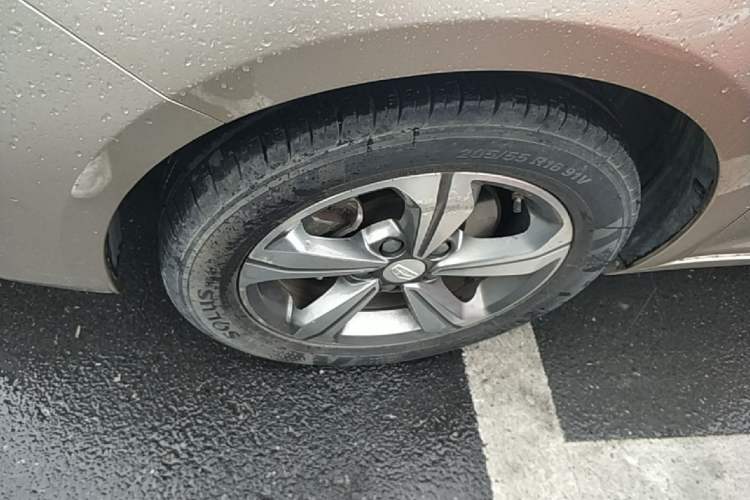 Used Geely Auto Emgrand GL 2017 1.8L Manual Elite Model