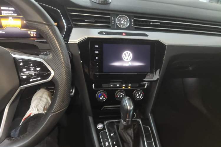 Used Volkswagen Magotan 2025 Zhongxiang Version 280TSI DSG Comfort Edition
