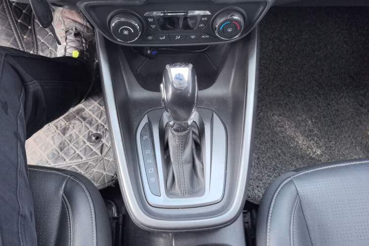 Used Ford Escort 2017 Happiness Edition 1.5L Automatic Fashion Version
