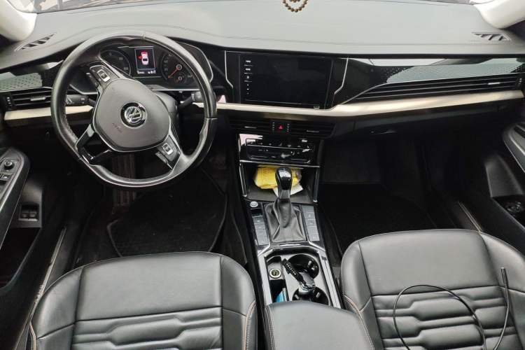 Used Volkswagen Passat New Energy 2020 430 PHEV Hybrid Elite Edition China VI Standard Center Console