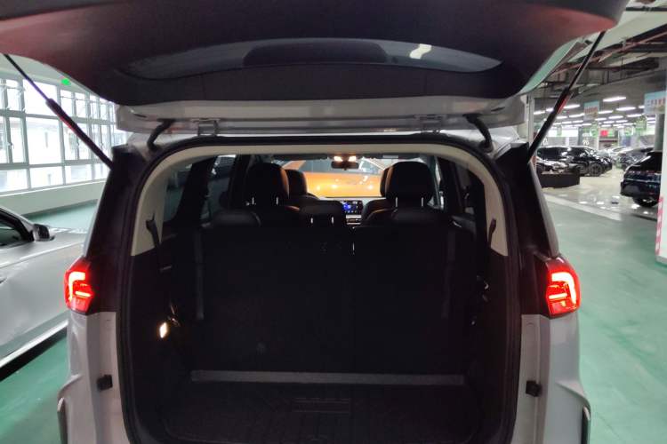 Used SAIC MAXUS G50 2023 PLUS 1.5T Happiness-Recommended Automatic Start Edition Trunk