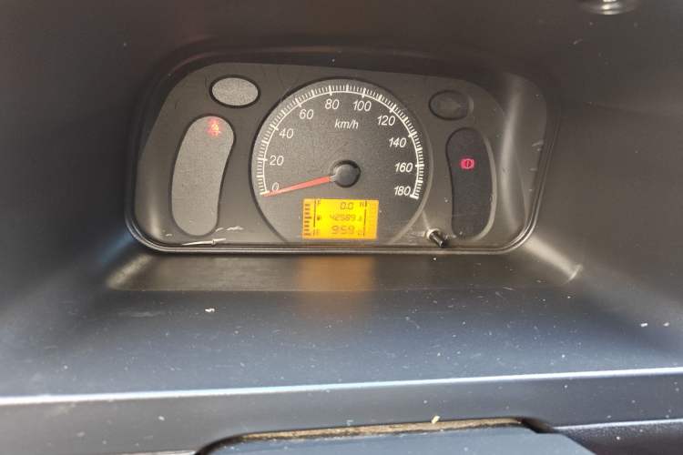 Used Wuling Zhiguang 2020 1.2L Van Utility Model China VI Emission Standard 5-Seater LSI