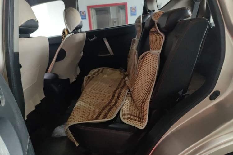 Used Geely Auto GX7 2015 Classic Edition 1.8L Manual Elite Model China IV Left Rear Seat