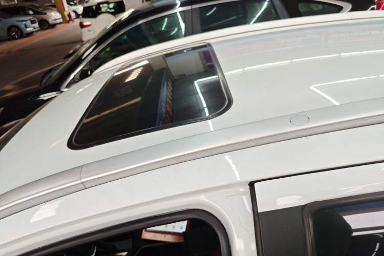 Used Geely Auto Vision X3 2021 PRO 1.5L CVT Deluxe Model
