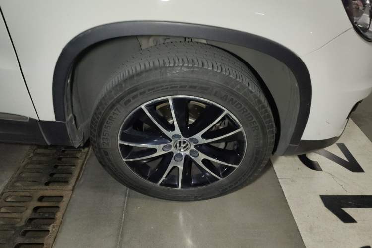 Used Volkswagen Tiguan 2015 1.8TSI Automatic Two-Wheel Drive Luxury Model
