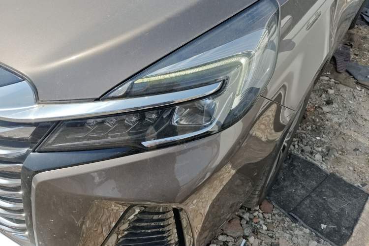 Used Buick GL8 2023 Land Executive Class Comfort Model