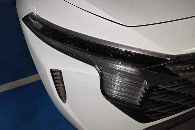 Used Venucia V 2022 260T Black Horse Edition · Idol
